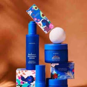 NEW - Aavrani skin care restoring serum